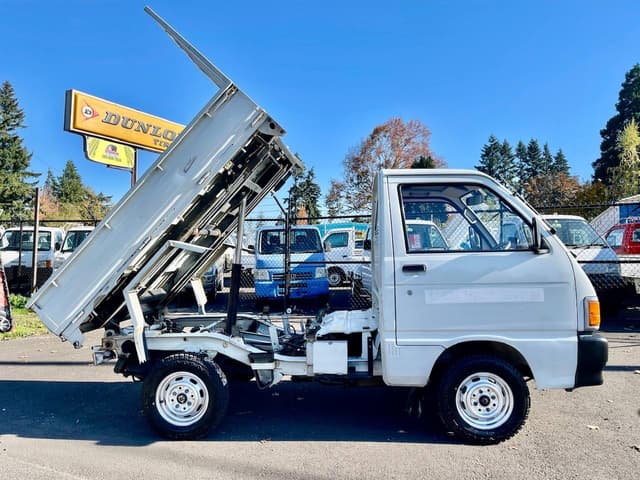 1992 Daihatsu Hijet JDM car for sale — photo 16 of 25