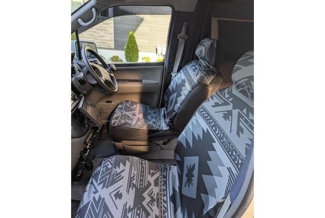 2000 Nissan Elgrand JDM car for sale — photo 13 of 25