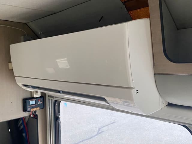1992 Mitsubishi Delica JDM car for sale — photo 19 of 25
