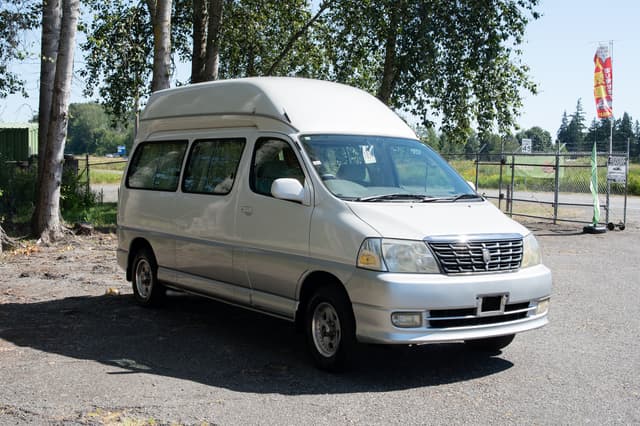 1999 Toyota Grand Hiace JDM car for sale — photo 3 of 15