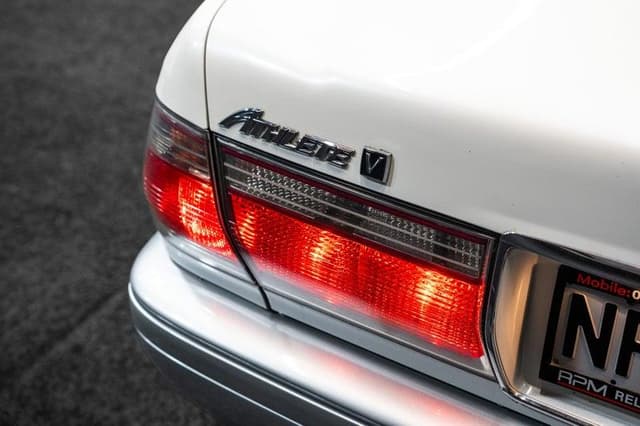 1999 Toyota Crown JDM car for sale — photo 6 of 19