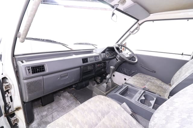 1997 Mitsubishi Delica JDM car for sale — photo 15 of 25