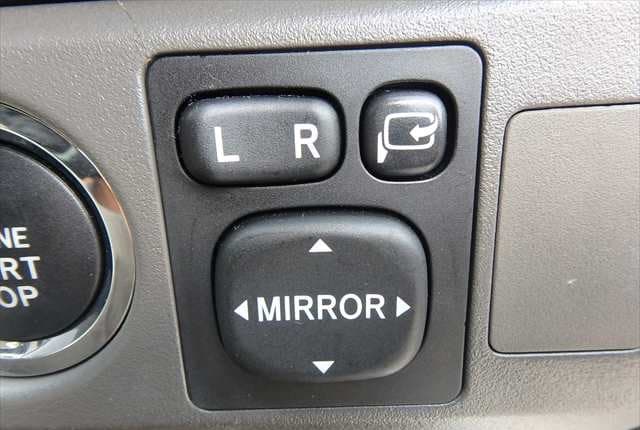 2009 Toyota Vitz JDM car for sale — photo 18 of 25