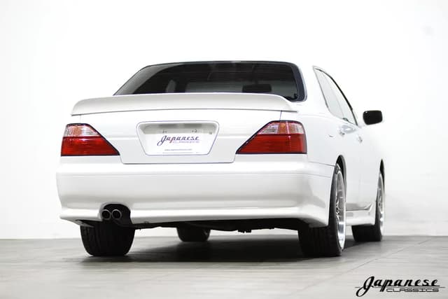 1996 Nissan Gloria JDM car for sale — photo 8 of 25