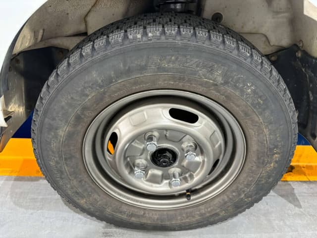 1997 Mitsubishi Minicab JDM car for sale — photo 16 of 23
