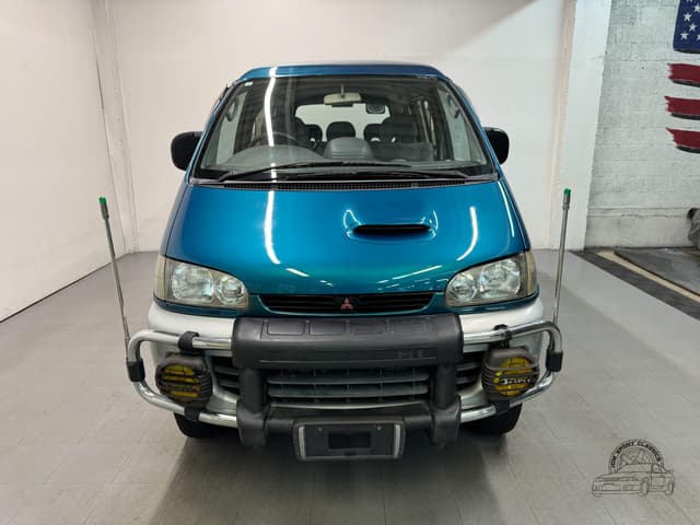 1997 Mitsubishi Delica JDM car for sale — photo 7 of 25