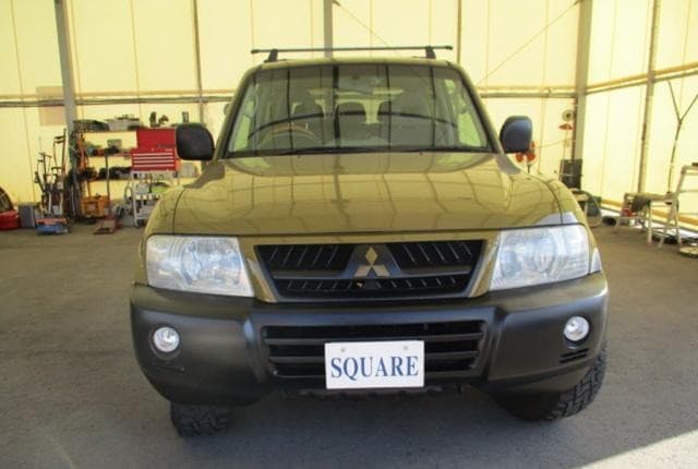 2004 Mitsubishi Pajero JDM car for sale — photo 2 of 3