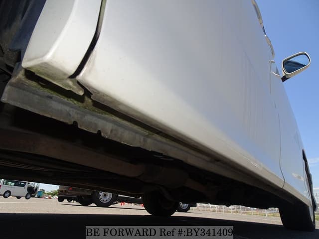 2006 Toyota Alphard JDM car for sale — photo 22 of 25