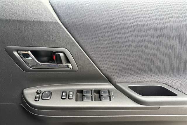 2008 Toyota Vellfire JDM car for sale — photo 16 of 25