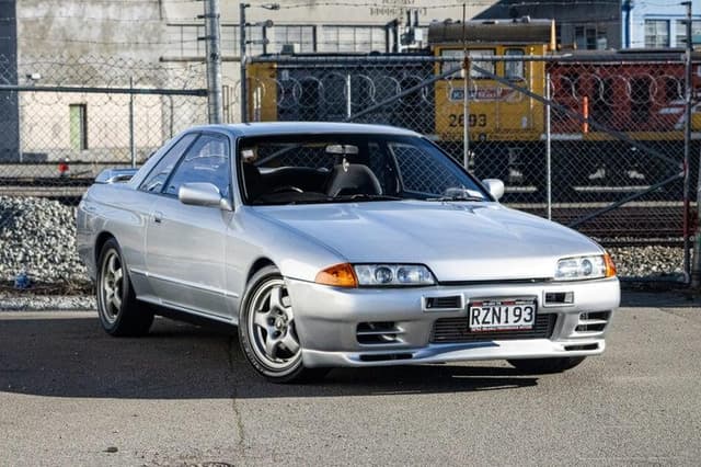 1993 Nissan Skyline JDM car for sale — photo 14 of 19