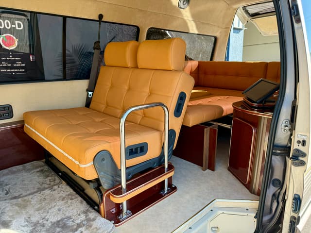 1998 Toyota Grand Hiace JDM car for sale — photo 15 of 24