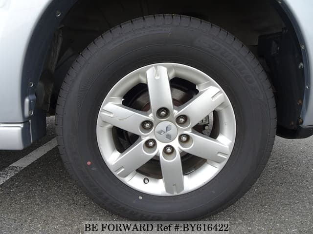 2005 Mitsubishi Pajero JDM car for sale — photo 10 of 25