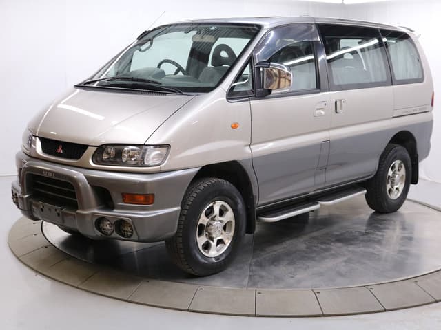 1997 Mitsubishi Delica JDM car for sale — photo 2 of 25