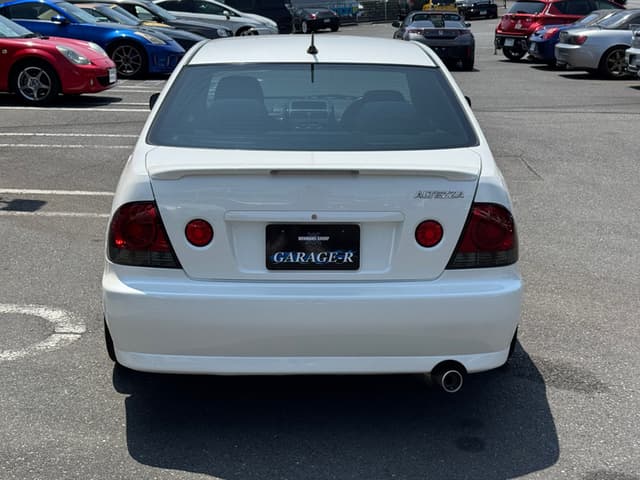 2001 Toyota Altezza JDM car for sale — photo 10 of 25