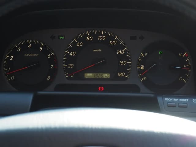 2001 Toyota Crown JDM car for sale — photo 24 of 25