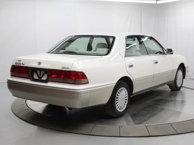 1997 Toyota Crown JDM car for sale — photo 7 of 25