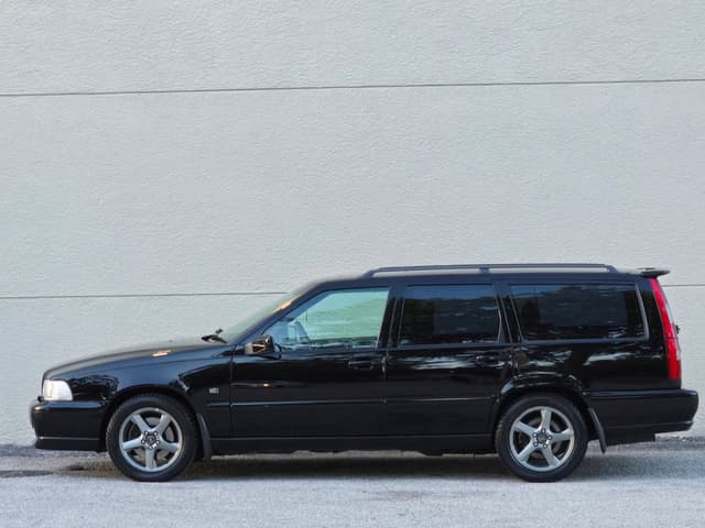 1998 Volvo V70 JDM car for sale — photo 21 of 25