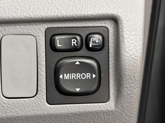 2001 Toyota Noah JDM car for sale — photo 16 of 25