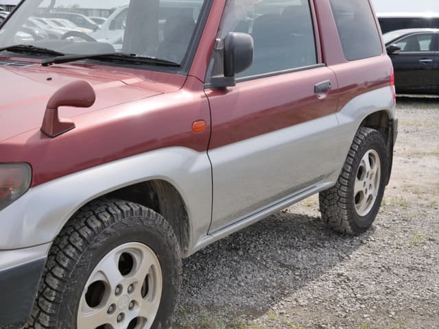 1999 Mitsubishi Pajero JDM car for sale — photo 9 of 25