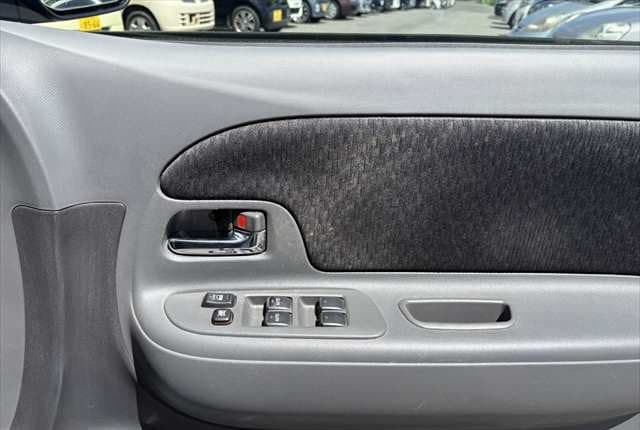 2011 Toyota JDM car for sale — photo 15 of 25