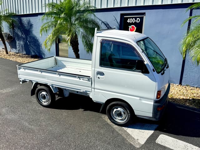 1997 Mitsubishi Minicab JDM car for sale — photo 11 of 17