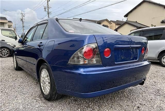 2003 Toyota Altezza JDM car for sale — photo 5 of 25
