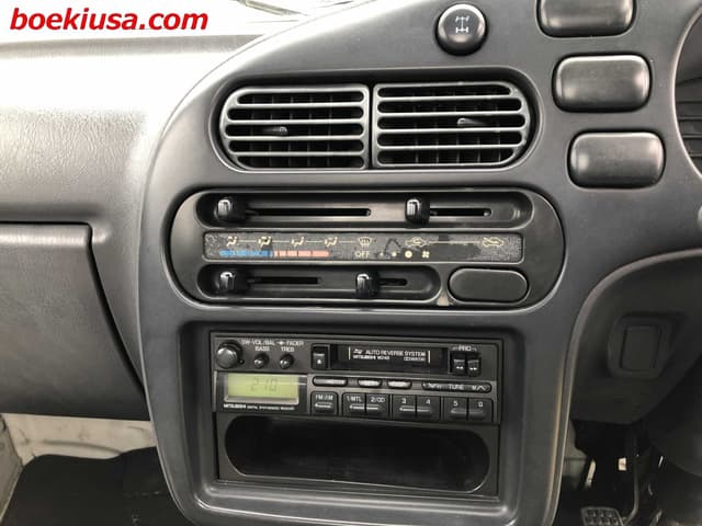 1996 Daihatsu Hijet JDM car for sale — photo 17 of 22