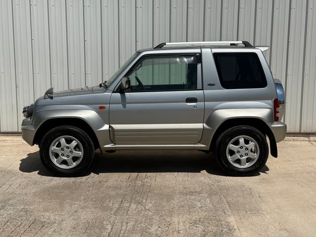 1997 Mitsubishi Pajero JDM car for sale — photo 5 of 19