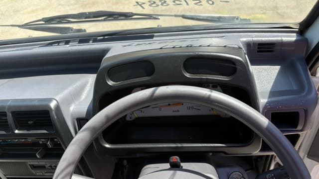 1998 Mitsubishi Minicab JDM car for sale — photo 19 of 25