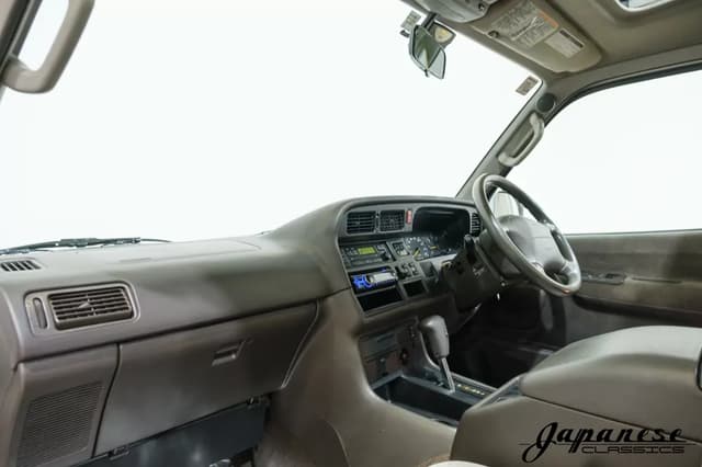 1998 Toyota HiAce JDM car for sale — photo 9 of 25