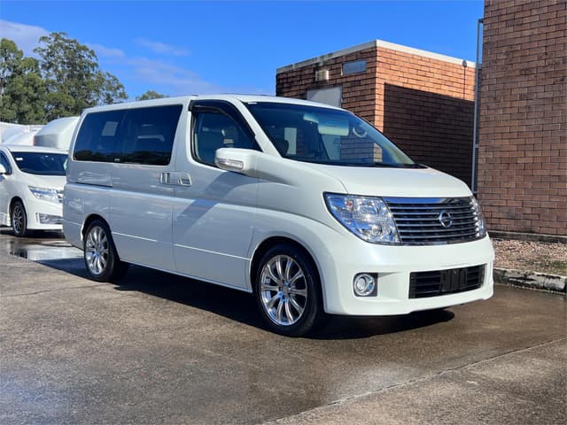 2006 Nissan Elgrand JDM car for sale — photo 4 of 16