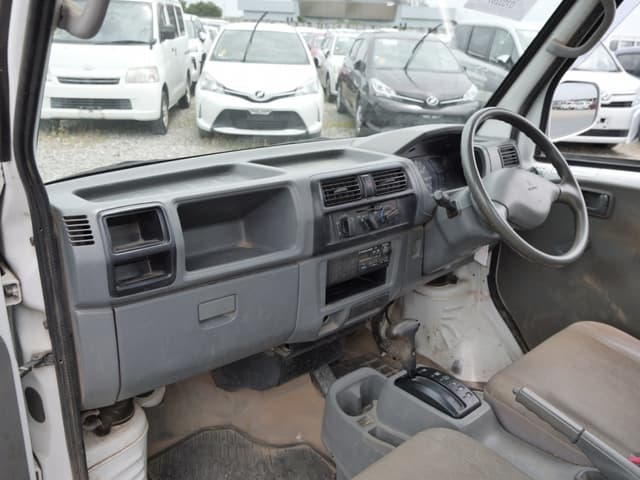2002 Mitsubishi Minicab JDM car for sale — photo 24 of 25
