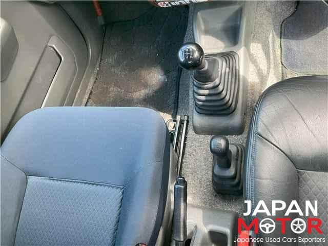 1998 Suzuki Jimny JDM car for sale — photo 18 of 20
