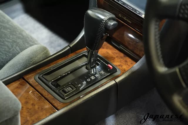 1997 Nissan Gloria JDM car for sale — photo 10 of 25