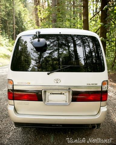2000 Toyota HiAce JDM car for sale — photo 11 of 25