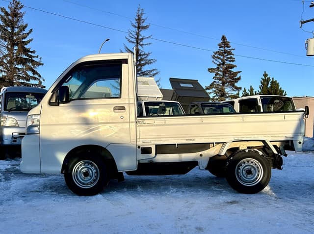 2008 Daihatsu Hijet JDM car for sale — photo 2 of 6