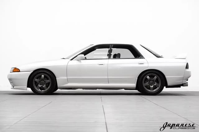 1989 Nissan Skyline JDM car for sale — photo 4 of 25