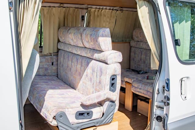 1999 Toyota Grand Hiace JDM car for sale — photo 17 of 25