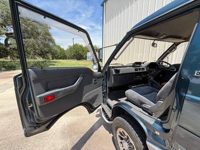 1990 Mitsubishi Delica JDM car for sale — photo 9 of 20