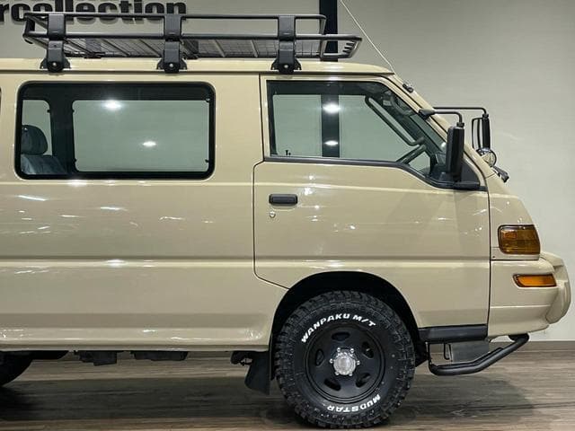 1991 Mitsubishi Delica JDM car for sale — photo 8 of 25