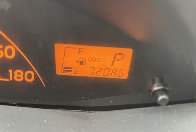 2010 Toyota Vitz JDM car for sale — photo 10 of 25