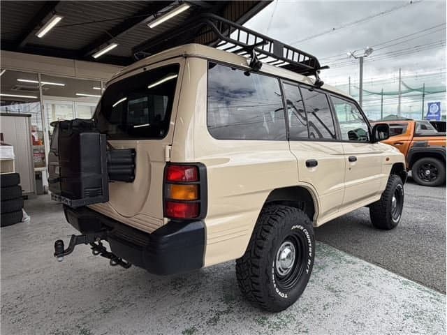 1998 Mitsubishi Pajero JDM car for sale — photo 7 of 25