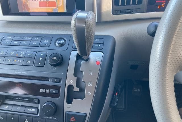 2003 Nissan Elgrand JDM car for sale — photo 22 of 25