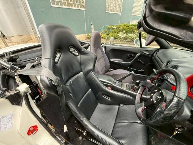 1998 Mazda Roadster (Eunos Roadster / MX-5) JDM car for sale — photo 5 of 9