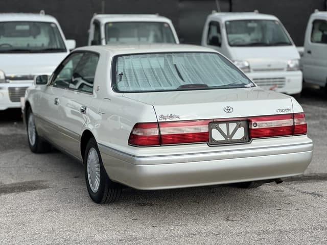 1996 Toyota Crown JDM car for sale — photo 7 of 25