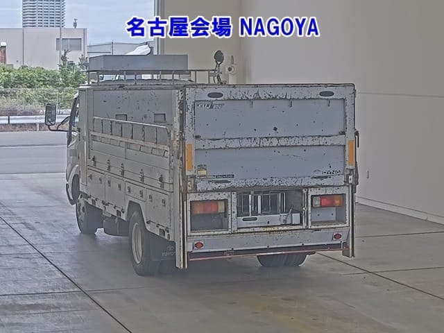 2007 Toyota Dyna JDM car for sale — photo 2 of 8