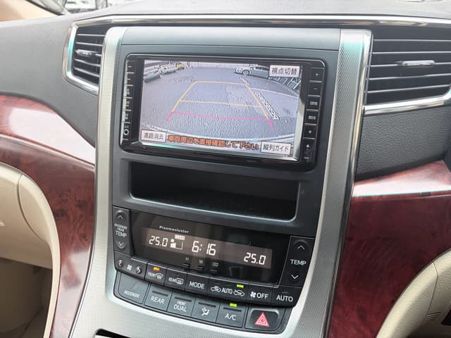 2010 Toyota Alphard JDM car for sale — photo 11 of 18