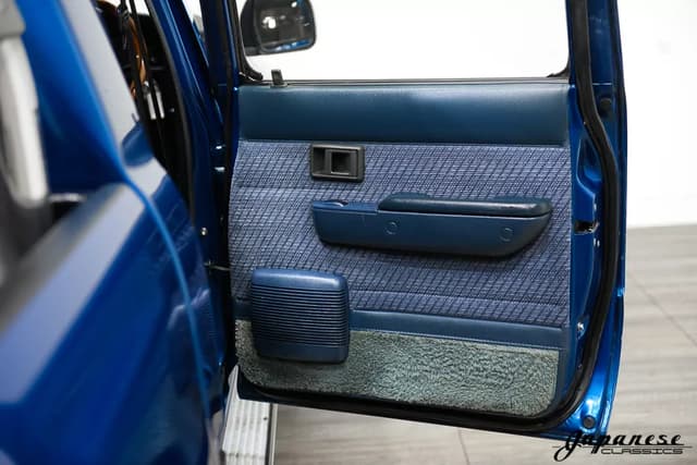 1994 Toyota Hilux JDM car for sale — photo 23 of 25