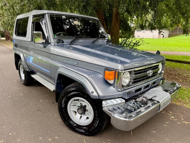 1999 Toyota Land Cruiser JDM car for sale — photo 17 of 25
