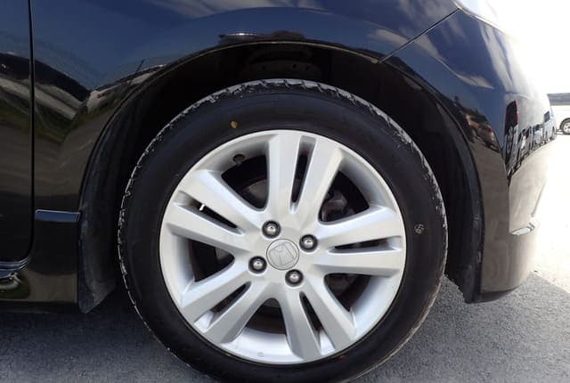 2009 Honda Fit JDM car for sale — photo 12 of 25